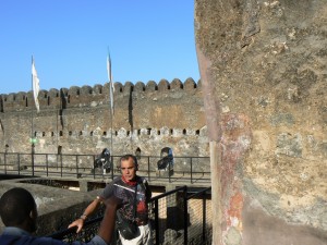 Muro reconstruido y levantado.